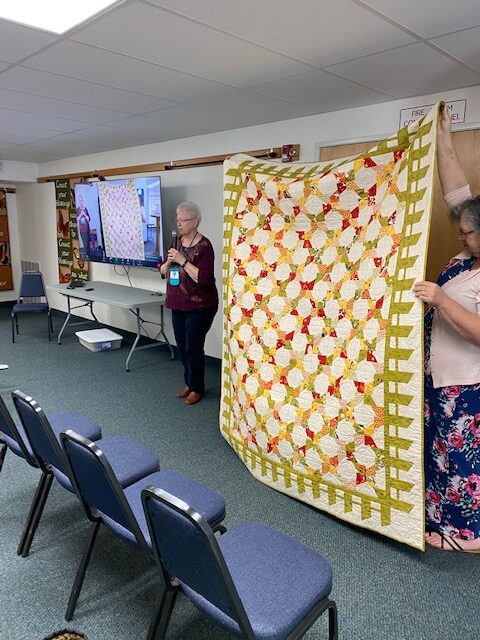 Jean Amundson shares her Countryside Sunshine quilt...beautiful!